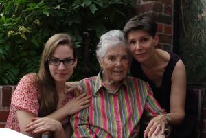 Marion Schlapfer, or “Omi,” with her granddaughter Olivia and daughter Elena.
