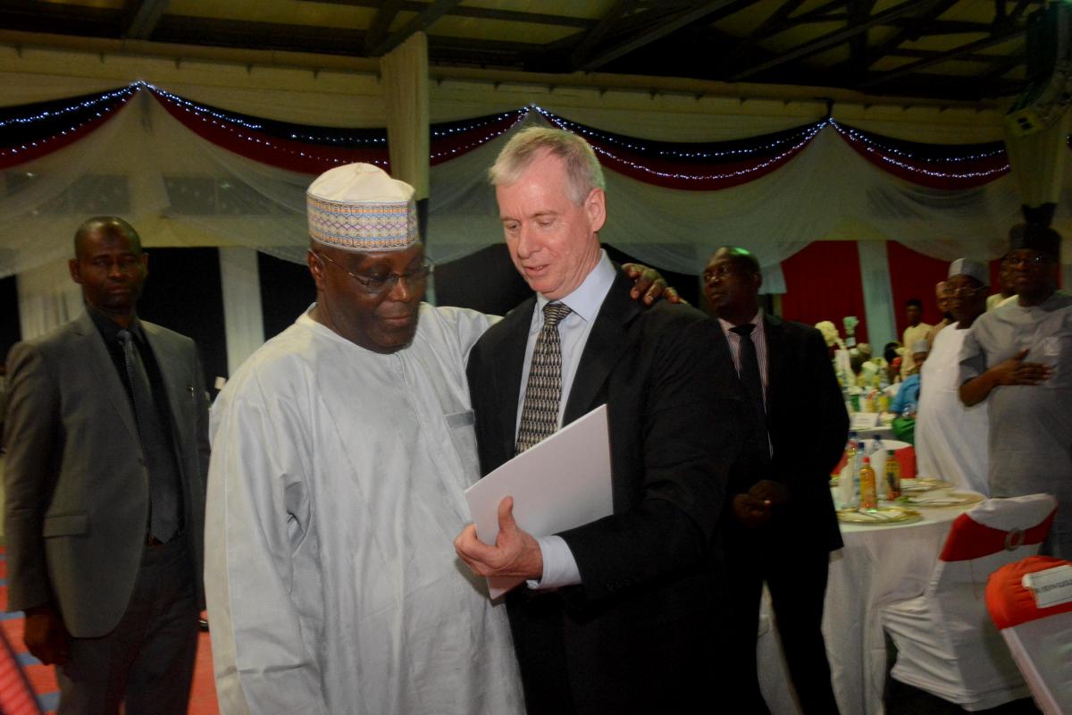 President Kevin visits with Atiku Abubakar, AUN founder. 