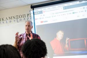 Chemistry professor Todd Smith leads a discussion during class. Photo by Kelly Fletcher