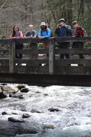 Sage Kampitsis ’20, Claire O’Pray ’20, Flynn Turrisi ’21, Charles Mainwaring ’20, and Lydia Nuhfer ’20 enjoy a raging stream in Great Smoky Mountains National Park. Photos by Adam Katrick ’07 MSM ’16