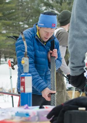 Dwight Holmes ’94 waxes up for interesting conditions at the annual Wendell-Judd Cup in February, where he made the 10k course in 47 minutes and 8 seconds for third place. His and Bonny White’s (’85) son Nolan came in three seconds earlier for second, and Spencer Knickerbocker ’19 took first, of course. In the women’s division, Morgan Ingalls ’10 placed third. 